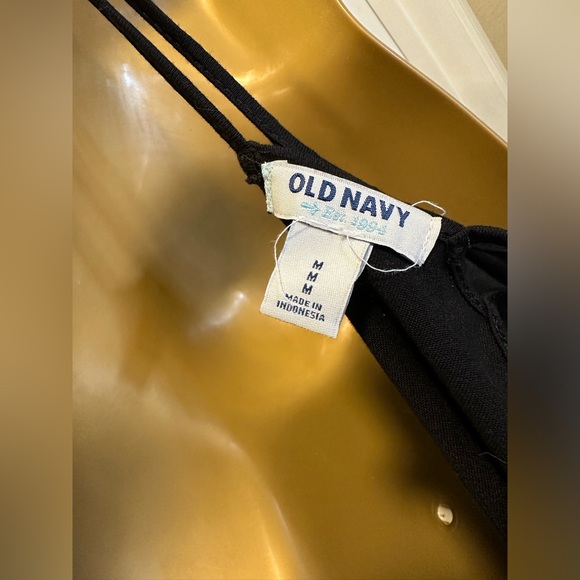 *bundle* Four cute summer tops. Size Medium. - Picture 16 of 16